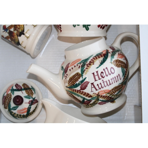 234 - Emma Bridgewater pottery to include a Feathers 4 person teapot, a Blackberry 3 pint jug, a Robin 3 p... 