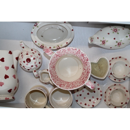 235 - Emma Bridgewater pottery to include a rare Dollies miniature teaset in Pink Hearts pattern, a Pigeon... 