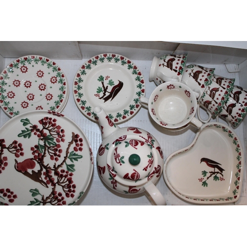 238 - Emma Bridgewater to include 6 Joy Stars cups and saucers, 1 rare sample 3 person teapot, a small Rob... 