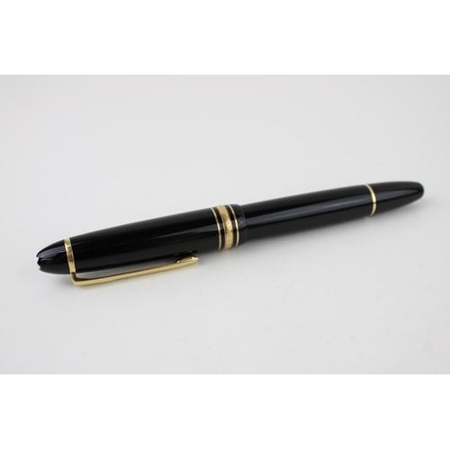 246 - Montblanc Meisterstuck 146 Fountain Pen in black with one broad and two narrow gold bands, 14ct bi-c... 