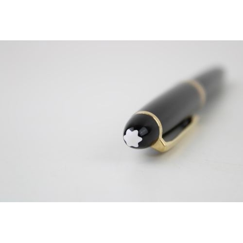 246 - Montblanc Meisterstuck 146 Fountain Pen in black with one broad and two narrow gold bands, 14ct bi-c... 