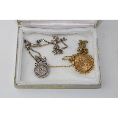 250 - A George V gold sovereign, 1915, in 9ct gold pendant mount with 9ct gold chain, total weight includi... 