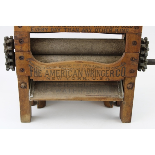 55 - An early c20th Universal portable clothes wringer or mangle The American Wringer CocNew York, 65cm w... 