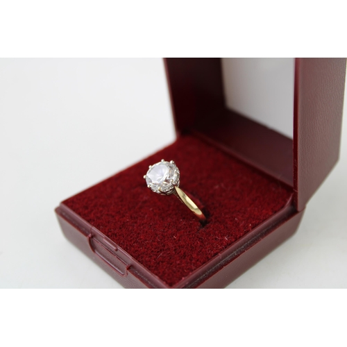 324 - A 9ct gold and Cubic Zirconia solitaire ring, size M, 2.3g.