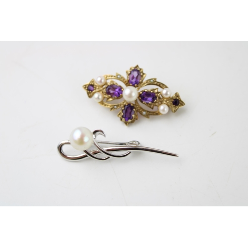 361 - A 9ct gold amethyst and pearl brooch, with central quatrafoil of four oval cut amethysts, with pearl... 