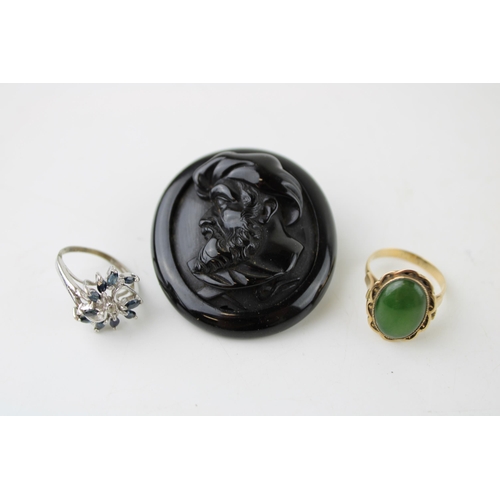 364 - A gold and jade set ring, marks rubbed but likely 9ct, size N/O, 3.5g, a jet cameo pendant of a gent... 