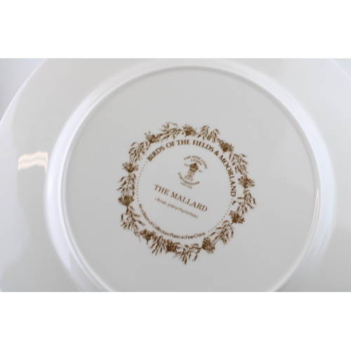 105 - A set of 6 Crown Staffordshire bone china 'Birds of the Fields & Moorlands' plates (6), 27.5cm diame... 