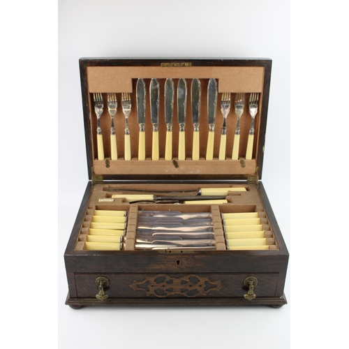 253 - A quality Thomas Turner of Sheffield cutlery set in oak case.