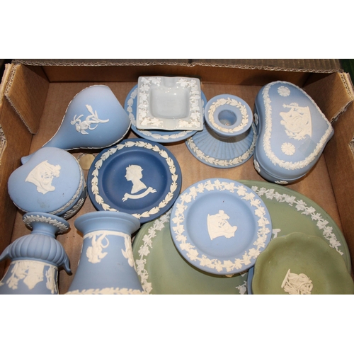 21 - A mixed collection of Wedgwood Jasperware and Queenware items to include plates, vases, pin trays an... 