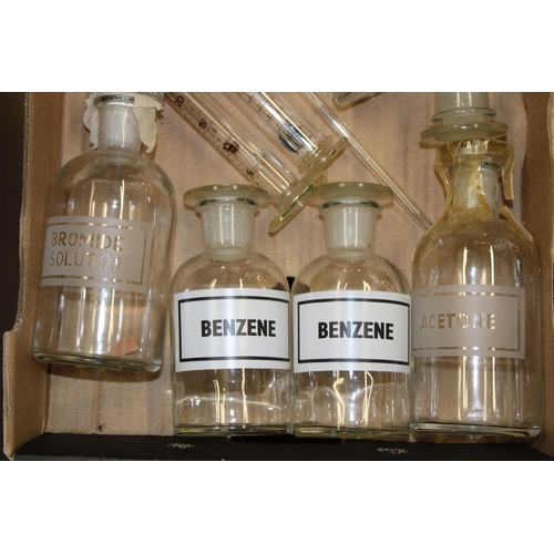 268 - A collection of vintage chemists bottles, to include Bromide, Acetone, Benzone and other similar ite... 