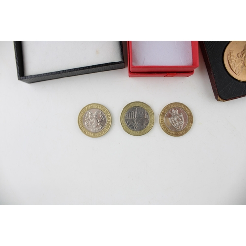 343 - A collection of commemorative coins, £2 coins (Anniversary of the Gold Guninea, Brunel and Shakespea... 