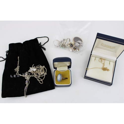 372 - A collection of gold, silver and white metal jewellery items to include  a 9ct gold fine chain and a... 