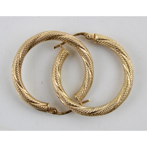 377 - A pair of 9ct gold hoop earrings, textured effect, 1.3g.