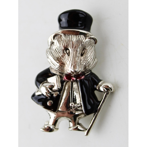 380 - Contemporary sterling silver brooch of the Amiable Guinea Pig from Beatrix Potter, 36mm.