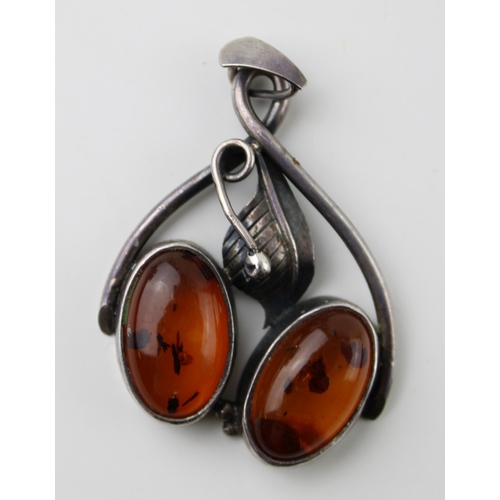 417 - Silver and faux amber pendant, 11.6g.