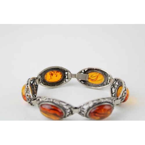 421 - Silver and faux amber bracelet, 26.3g, 18cm long, working clasp.