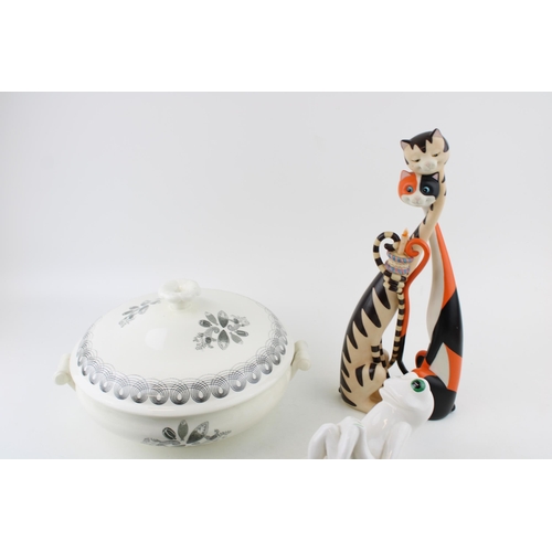 85 - Pottery to include a Beswick Watching the World Go By' frog, a Border Fine Arts Happy Bithday Cool C... 