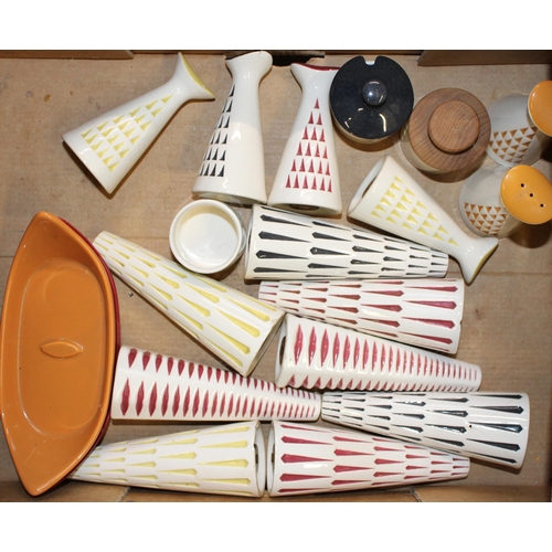 104 - A collection of original Hornsea  ceramic items to include 'Harlequin' pattern cruet together with '... 