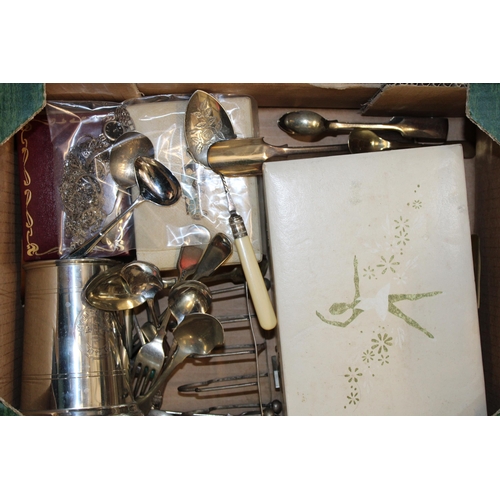 612 - A mixed collection of vintage costume jewellery in a vintage jewellery box with clockwork ballerina,... 