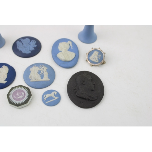 265 - Selection of Wedgwood jasperware medallions (including 3 colour roudel), snuffer / ring tree, brooch... 