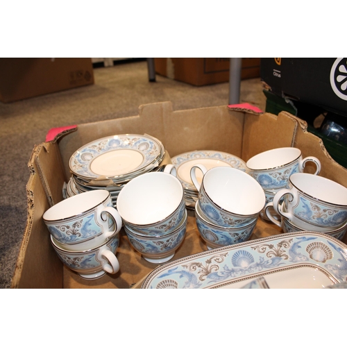 271 - A collection of Wedgwood 'Dolphins Blue' pattern tea and dinner ware to include four 36cm x 28cm ova... 