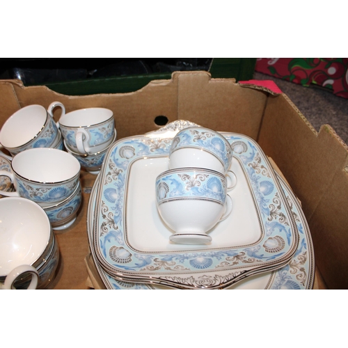 271 - A collection of Wedgwood 'Dolphins Blue' pattern tea and dinner ware to include four 36cm x 28cm ova... 