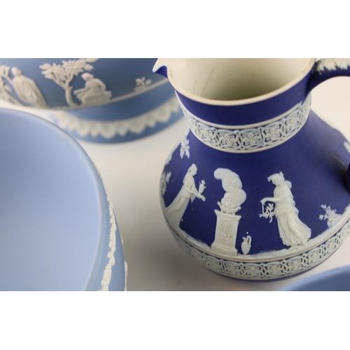 274 - A collection of Wedgwood Jasperware items to include two 8