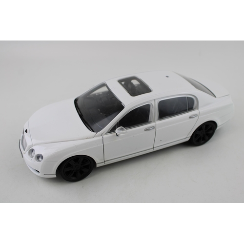 415 - Paul's Model Art 'Minichamps' Bentley Continental Flying Spur in white, 1/18 scale.