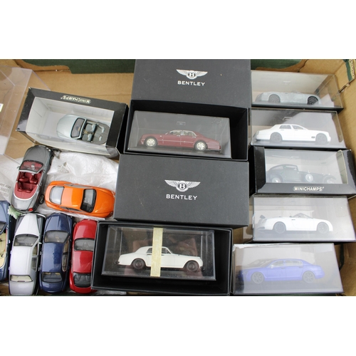 421 - A large quantity of 'Paul's Model Art' Minichamps Bentley 1/43 scale die cast model vehicles to incl... 