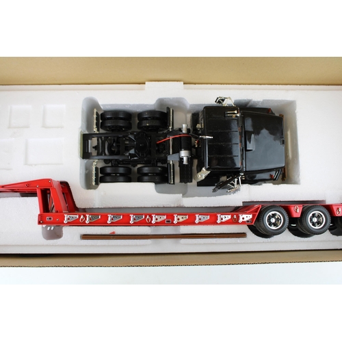 439 - Construction Pioneers from 1:25 scale First Gear 'International 'S' Series Truck with Tri-Axle Foldi... 