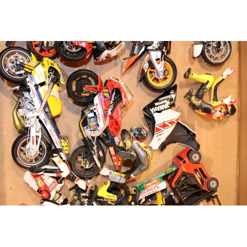 443 - A collection of 'Minichamps' type collectors toy models of racing motorcycles / motorbikes a/f. (Qty... 