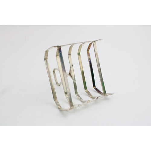 585 - Silver 5 bar toast rack, Sheffield 1939, William Hutton, 47.3g, 7.5cm wide.