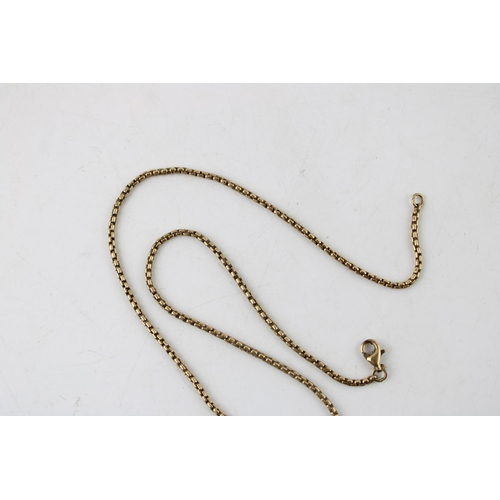 609 - A 9ct yellow gold necklace / chain. length 41cm. Weight 7.8g.