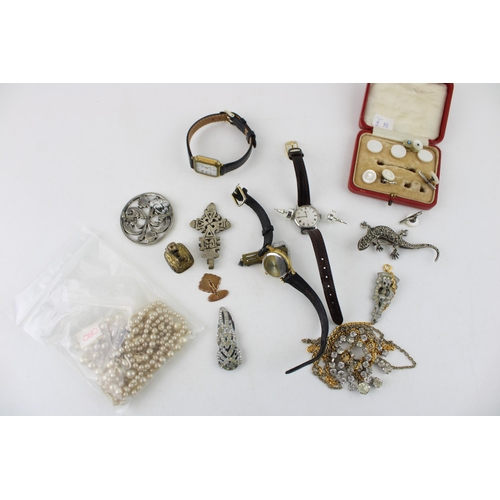 616 - Costume jewellery to include a silver marcasite reptile brooch (odd stones missing), pearls to inclu... 