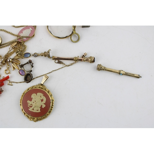 622 - Good assortment of vintage and antique jewellery and items of interest including gold cased propelli... 