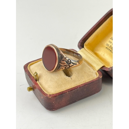 648 - Antique 9ct gold gentleman's signet ring, in period box, set carnelian, 2.5g, size S.