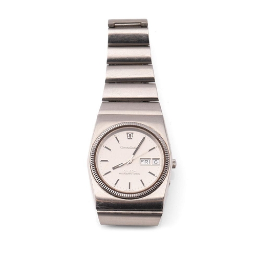 265 - An Omega Constellation Megaquartz 32 KHz gentleman's wristwatch, silver tone dial with signature and... 