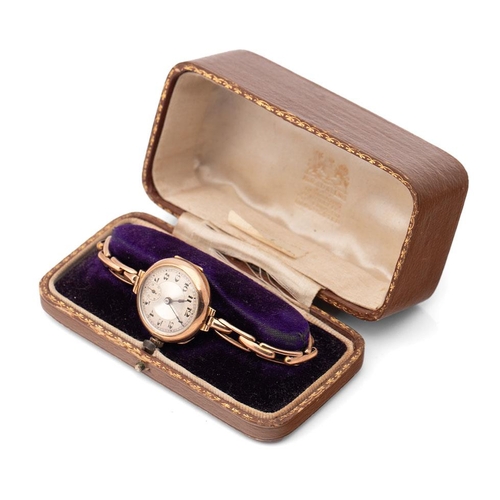 285 - A cased 9ct gold ladies wristwatch on a 9ct gold bracelet. Gross weight 21.4g.