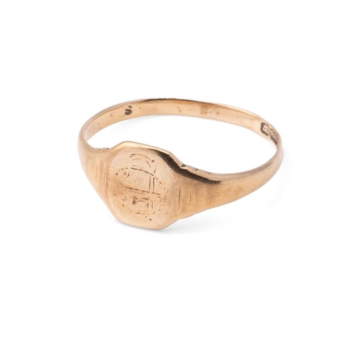 419 - A 9ct gold signet ring, size P, 1.9g.