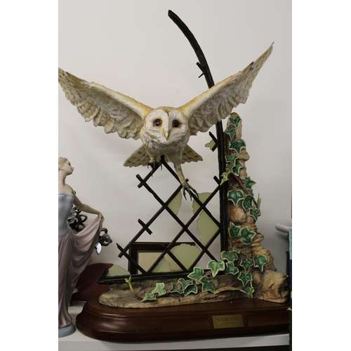 243 - Royal Worcester limited edition model, Barn Owl Tyto Alba by David Fryer, with plinth and certificat... 