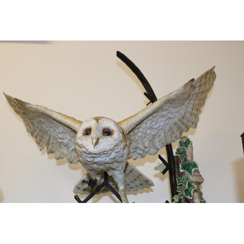 243 - Royal Worcester limited edition model, Barn Owl Tyto Alba by David Fryer, with plinth and certificat... 