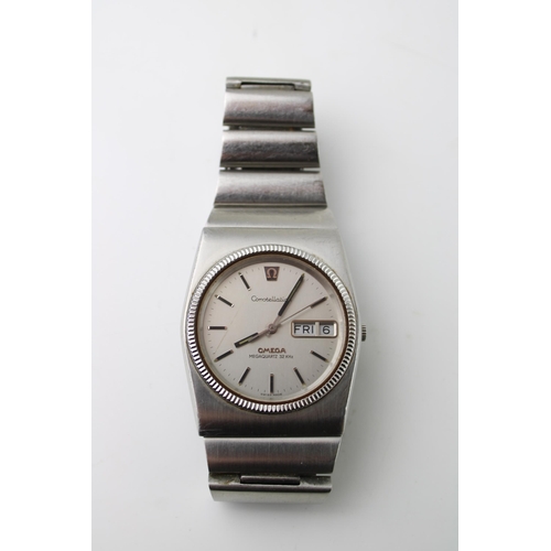 265 - An Omega Constellation Megaquartz 32 KHz gentleman's wristwatch, silver tone dial with signature and... 