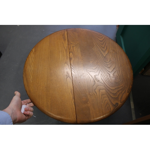 32 - A mid century Ercol model 308 drop-leaf coffee table