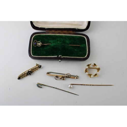 442 - A collection of vintage and antique gold jewellery to include three stick pins, (two with 9ct gold p... 