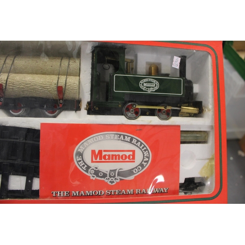 64 - Boxed Mamod Steam Railway Company RS 1 O Gauge set, Made in England. Live steam locomotive together ... 