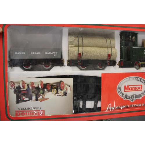 64 - Boxed Mamod Steam Railway Company RS 1 O Gauge set, Made in England. Live steam locomotive together ... 