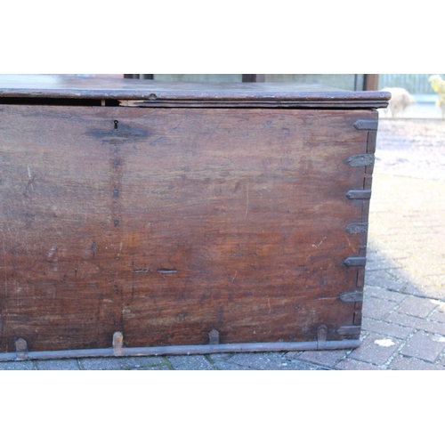 32A - 17th or 18th century oak coffer / blanket box, each side a single plank, with metal fixtures and fit... 