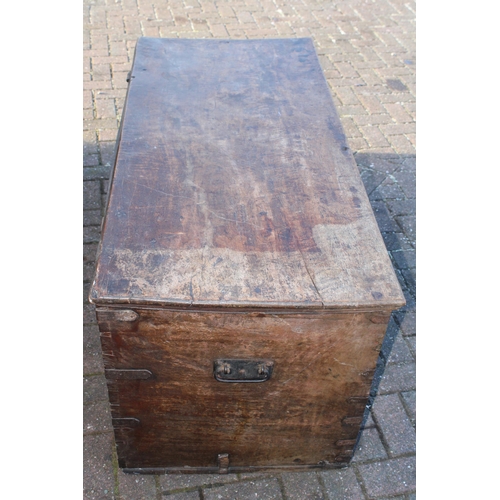 32A - 17th or 18th century oak coffer / blanket box, each side a single plank, with metal fixtures and fit... 