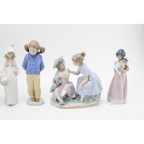 238 - A collection of Lladro to include an Angel with Bab 4635, a Girl with Flowers 5221, a lady with her ... 