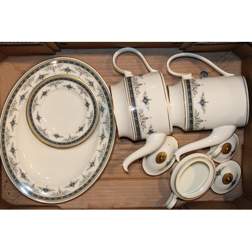 280A - A collection of Minton Grasmere tea ware items to include tea pot and coffee pot, two cream, sugar, ... 